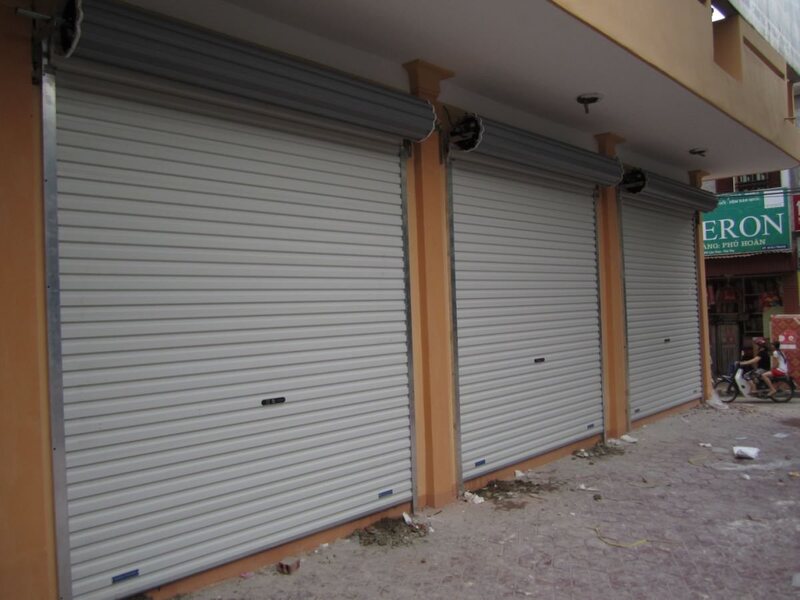 Khảo sát mặt bằng trước khi lắp đặt cửa cuốn